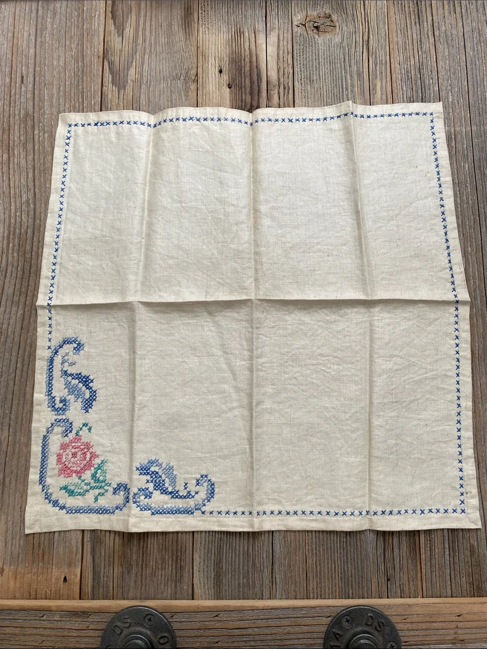Vintage Paragon Cross-Point Embroidery Kit. Tablecloth w/8 Napkins. Unfinished.